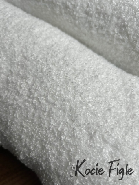 Kocie Figle - Legowisko Świąteczne - Białe