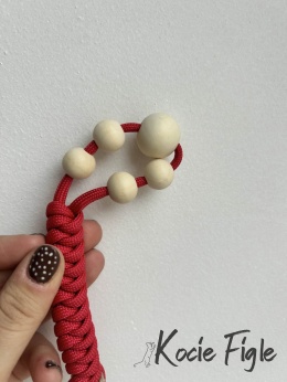 Kocie Figle - Wężyk z koralikami - Czerwony